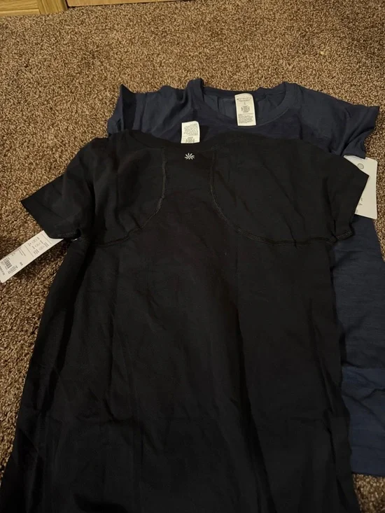 Athleta women’s Short-Sleeve Performance Tee - Black & Navy two tops! - Picture 5 of 5